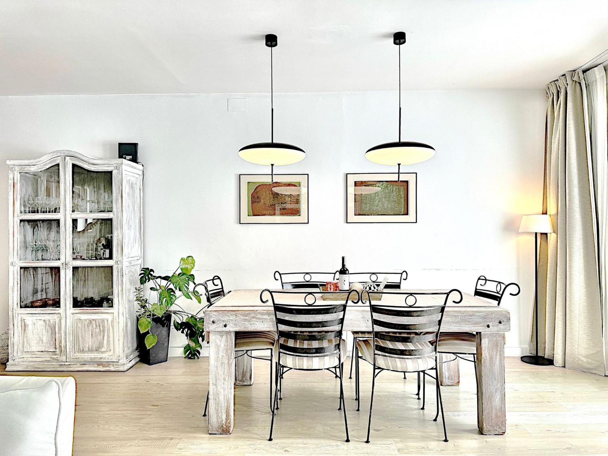 Apartment Abbott - 1 Min From The - 100m2 - Sleeps 8 *